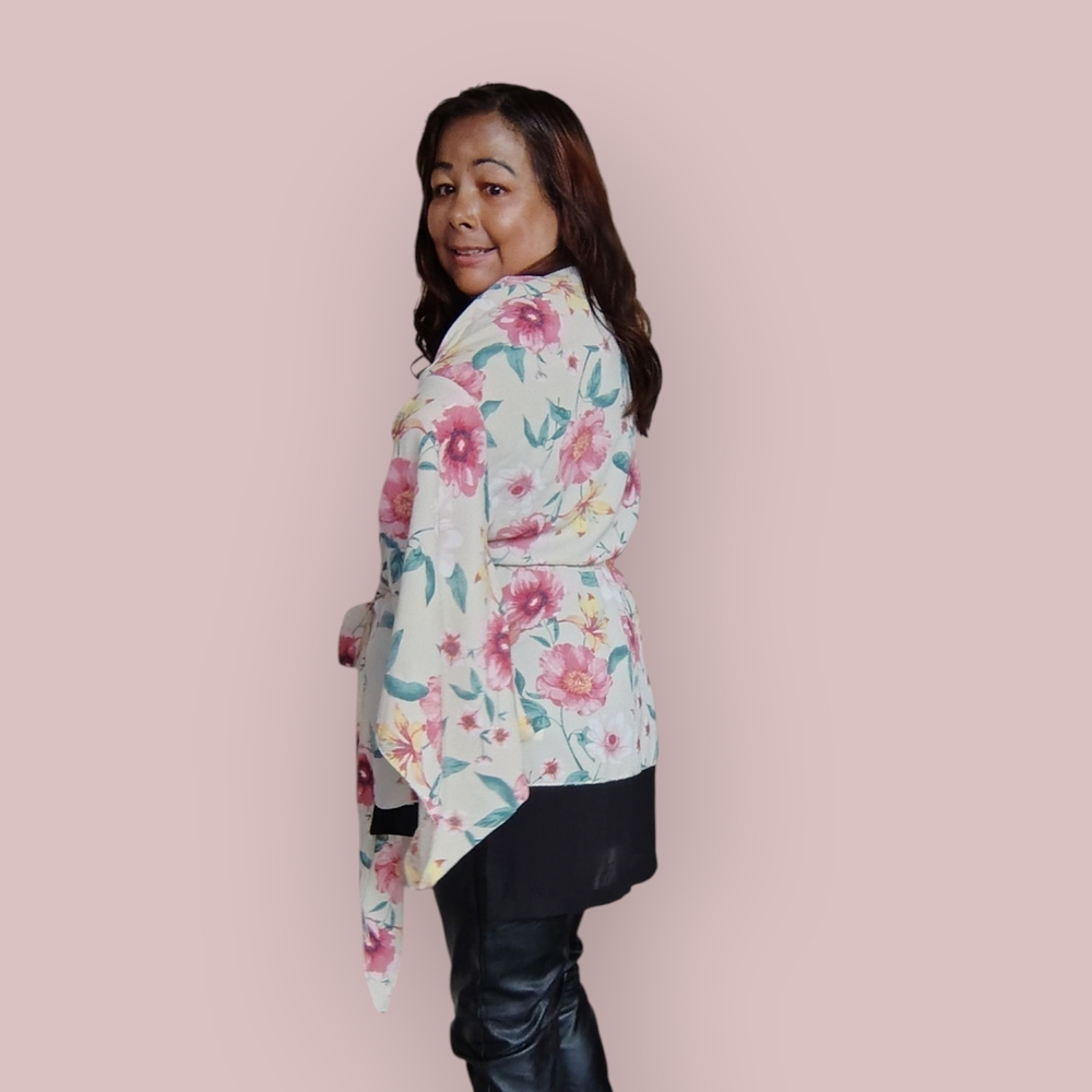 REVAMPED Women's Medium Floral Open-Front Kimono Cardigan - Picture 11 of 16